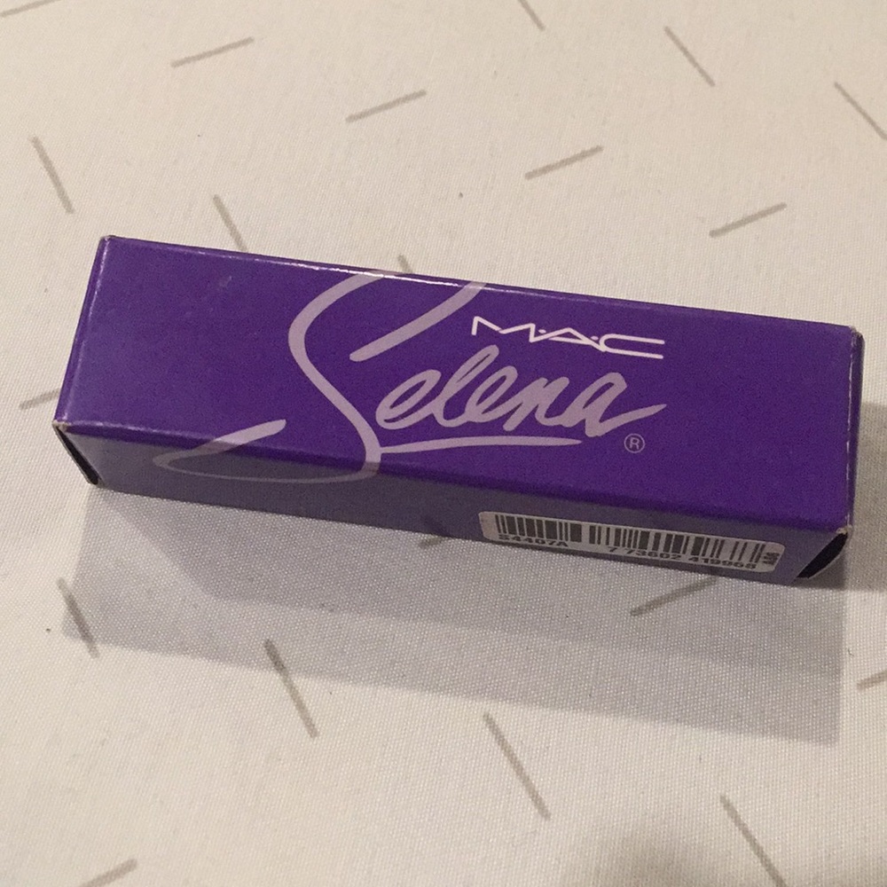 Selena Mac collection (authentic) lipstick .